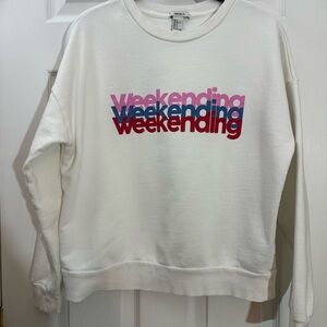 ❤️BOGO-White “Weekending” Sweatshirt Size Small